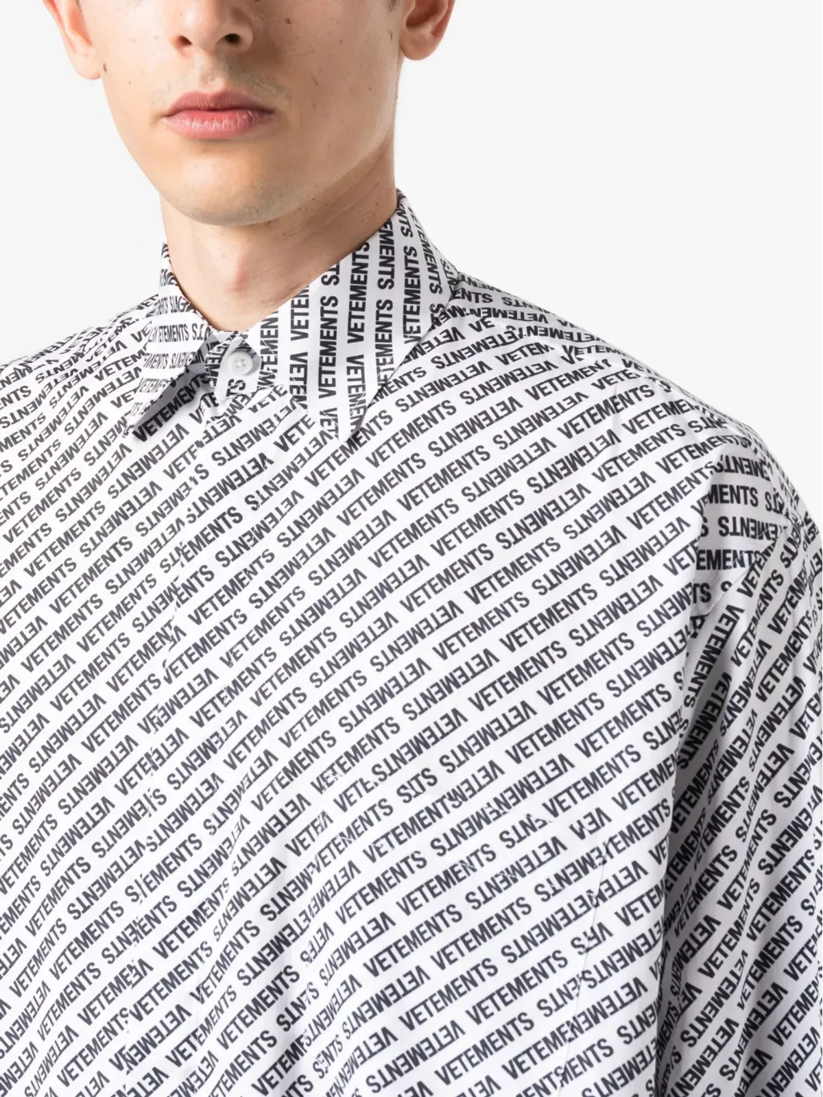 VETEMENTS ロゴプリント コットンシャツ - ホワイト - 画像5