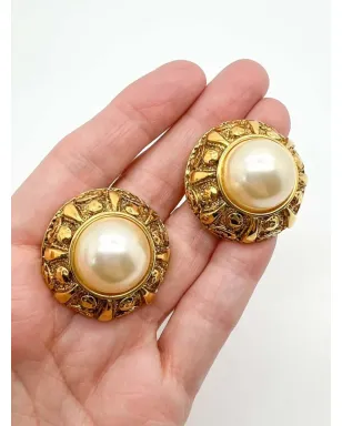 Jennifer Gibson Jewellery ヴィンテージ フレンチ クチュール エトラスカン ギャラリー付き ハーフパール ピアス 1980年代 ゴールド - サムネイル4