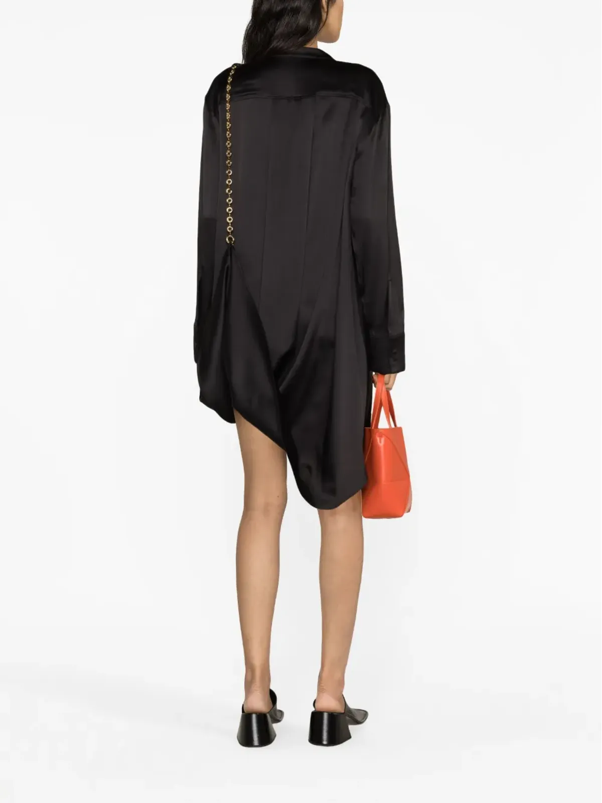 LOEWE ブラックのチェーン装飾シルクシャツドレス - 画像4