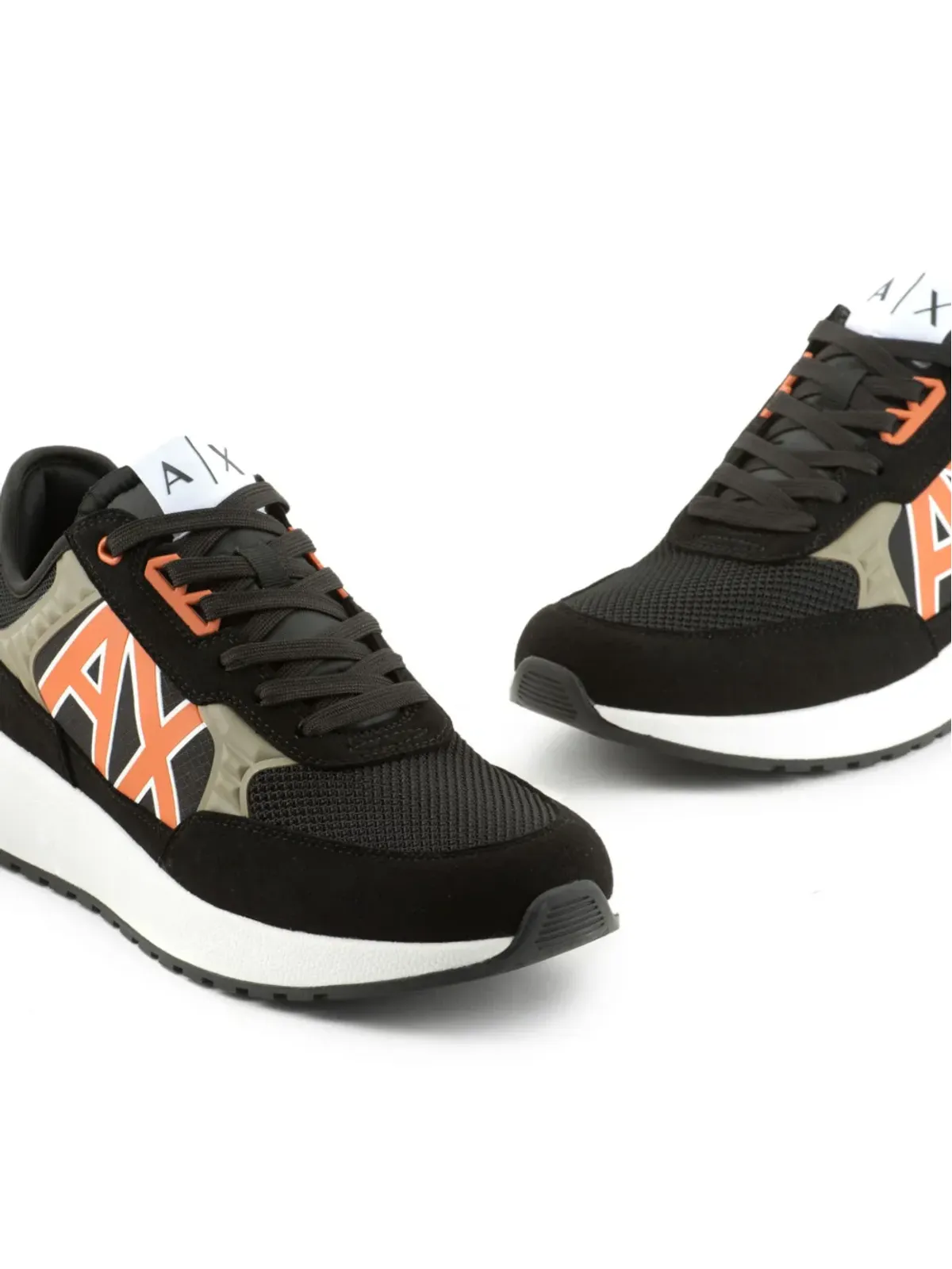 Armani Exchange ロゴ入りスエードスニーカー - ブラック - 画像2
