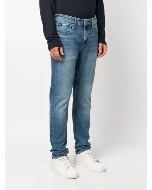 Calvin Klein Jeans ロゴパッチ付きスリムカットジーンズ - サムネイル3
