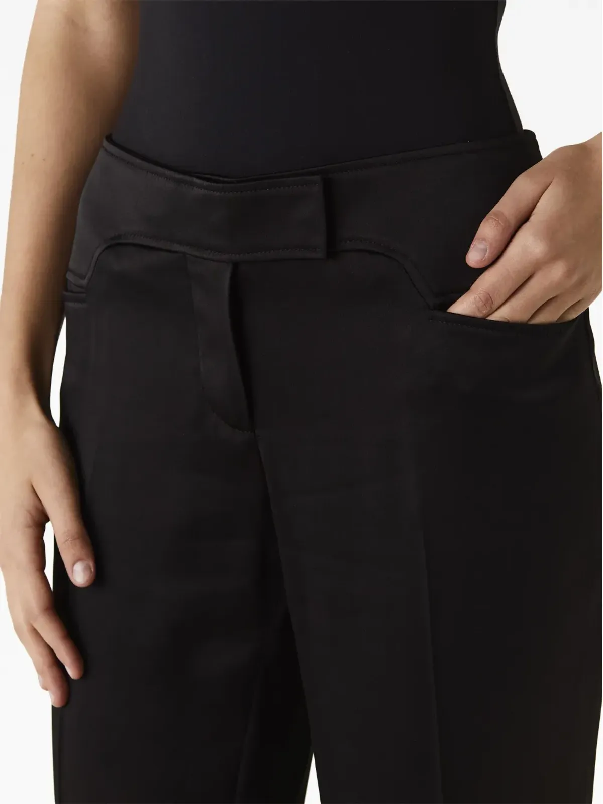 TOM FORD pressed-crease tapered-leg trousers - Black - 画像4