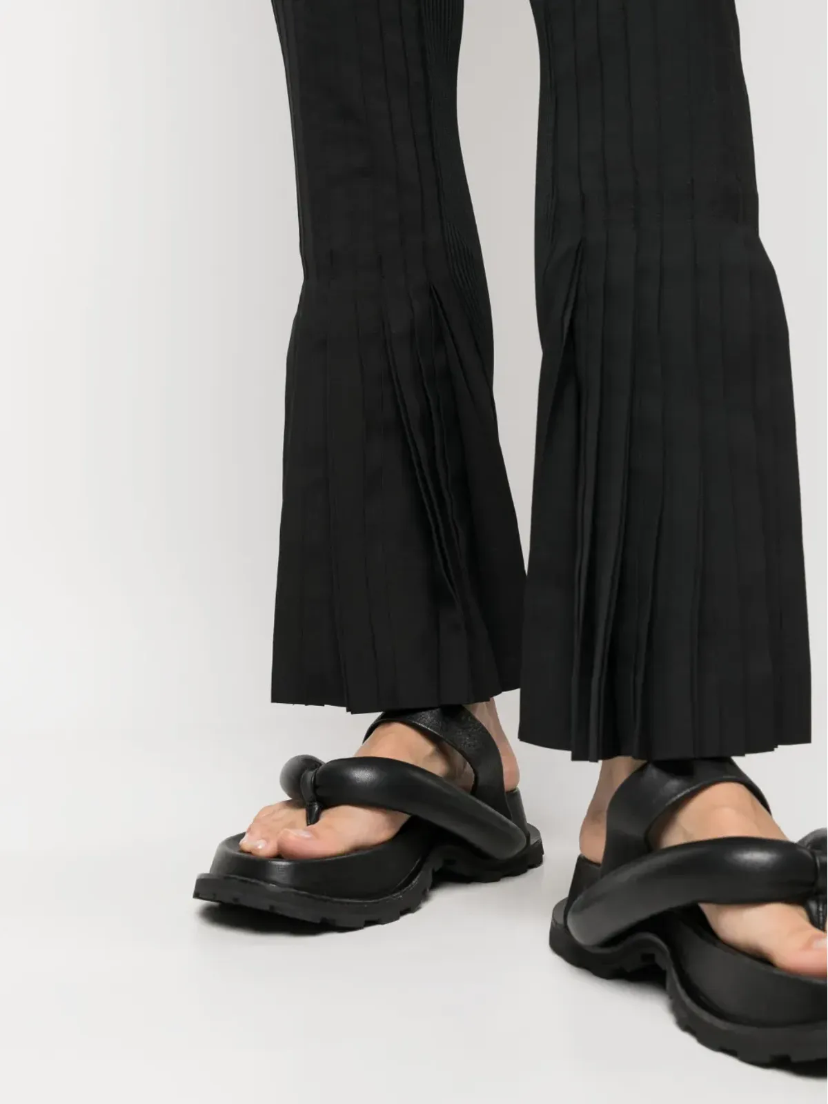 sacai プリーツ入りフレアパンツ - 画像5