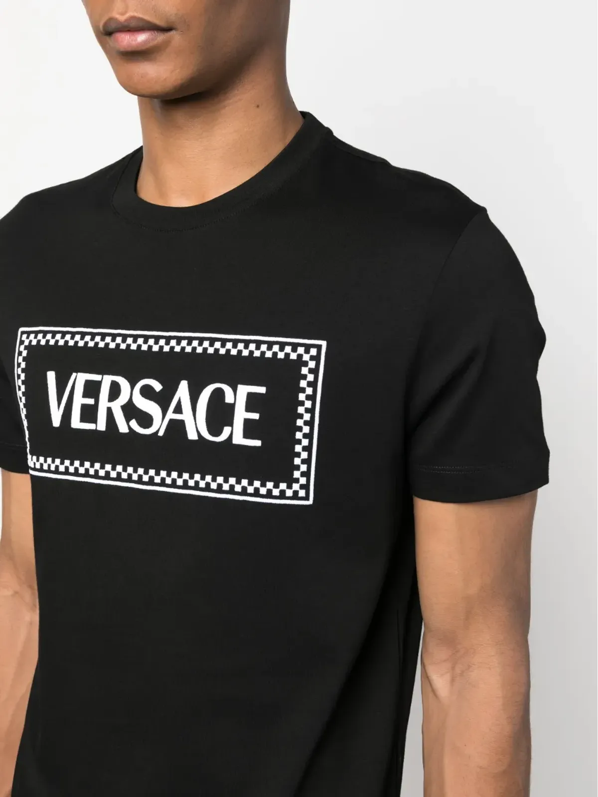 Versace ロゴ入りTシャツ - 画像5