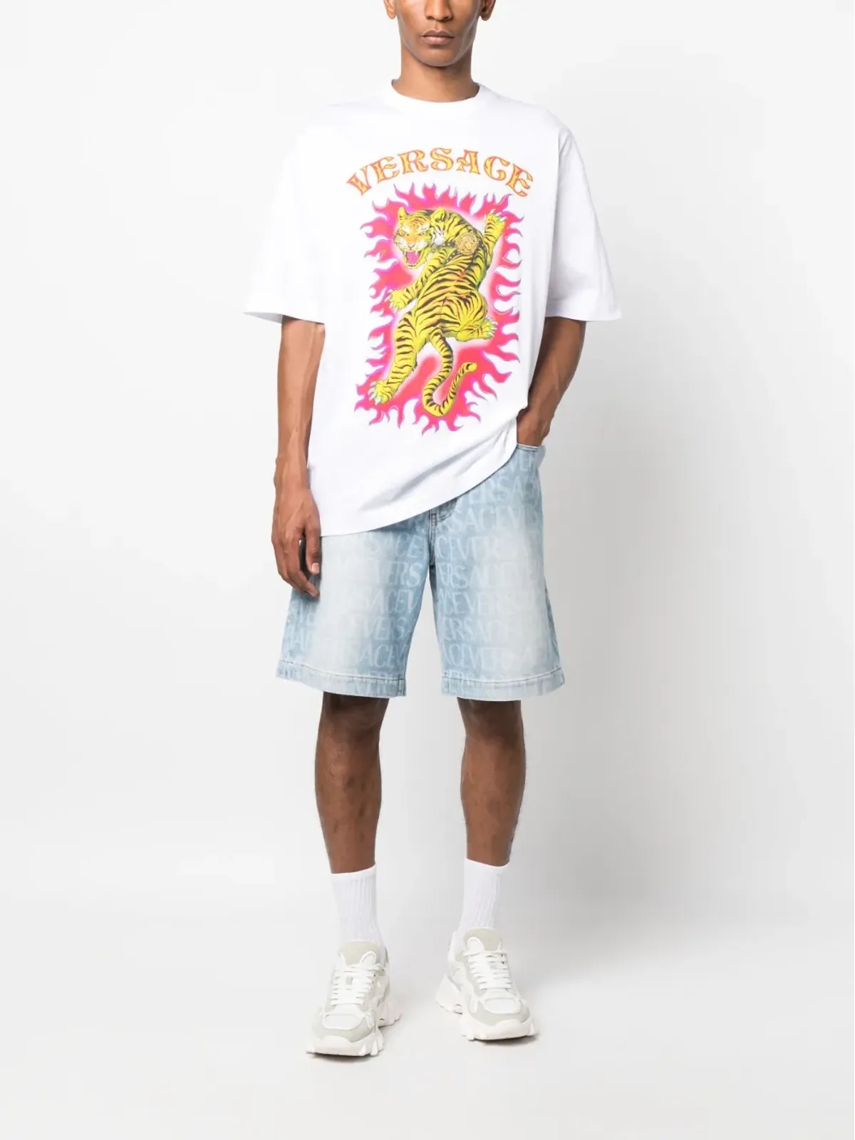 Versace オールオーバー デニムショーツ - 画像2