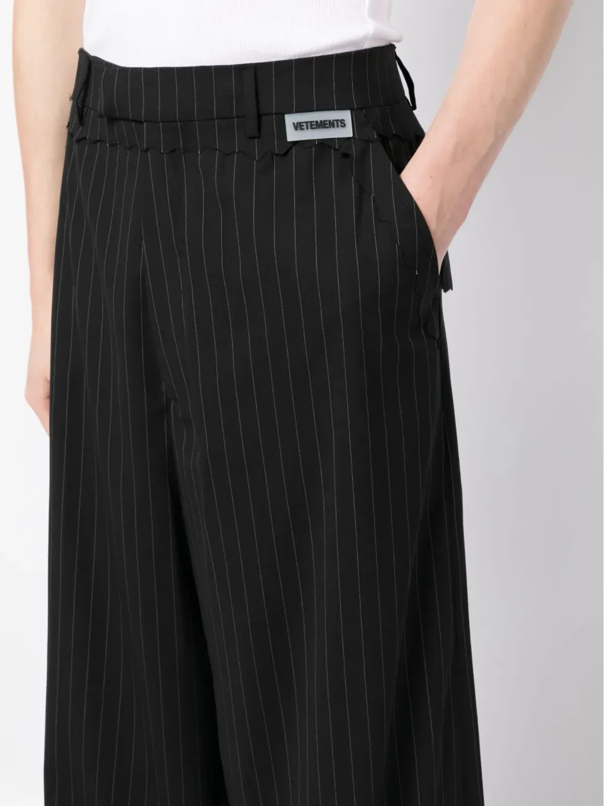 VETEMENTS ピンストライプ ワイドレッグパンツ - 画像5
