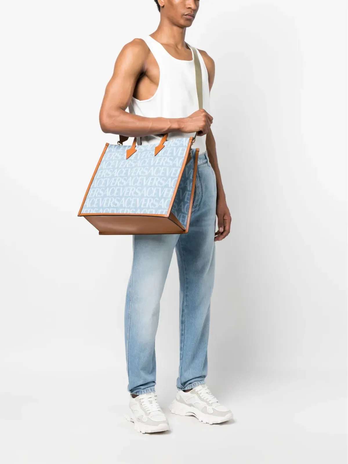 Versace 全面デニムのトートバッグ - 画像2