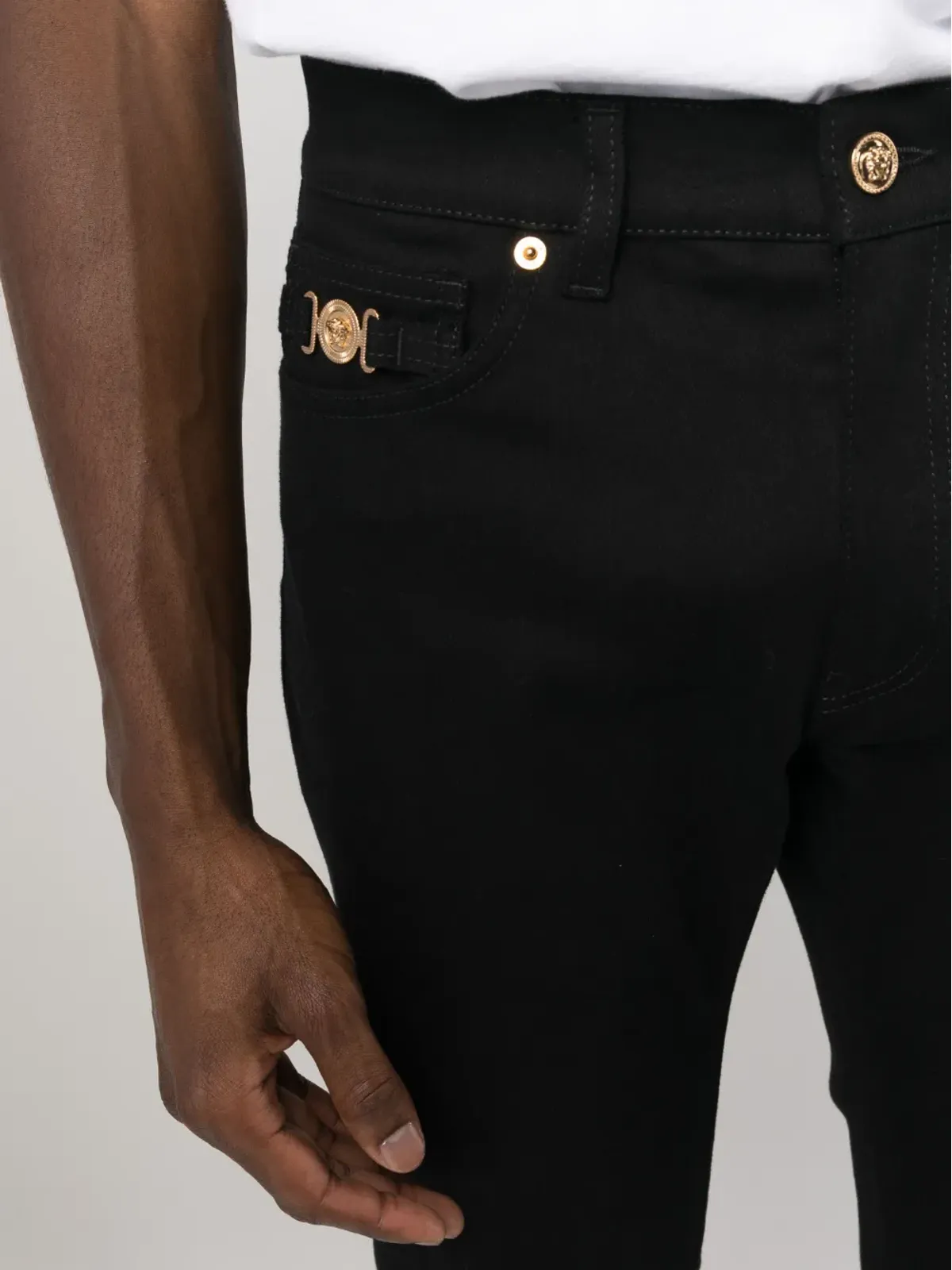 Versace ミッドライズ スリムフィット ジーンズ - 画像5