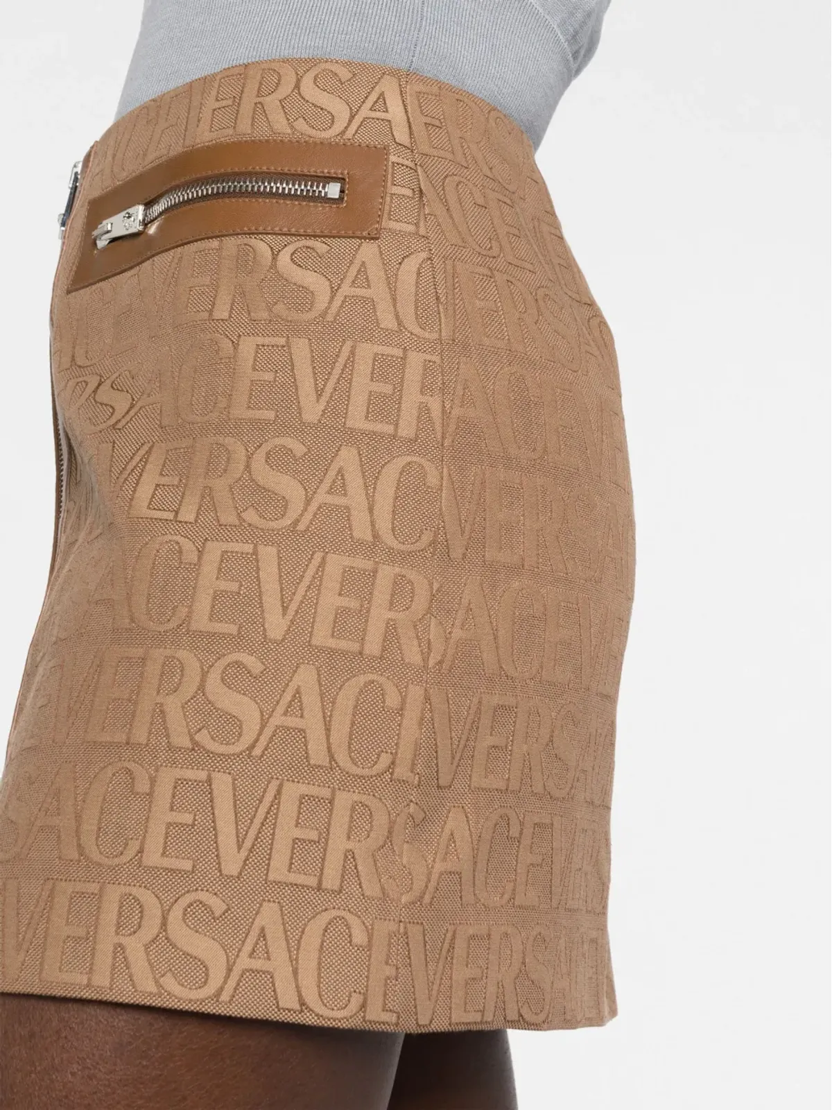Versace オールオーバー レザー トリム ミニスカート - 画像3