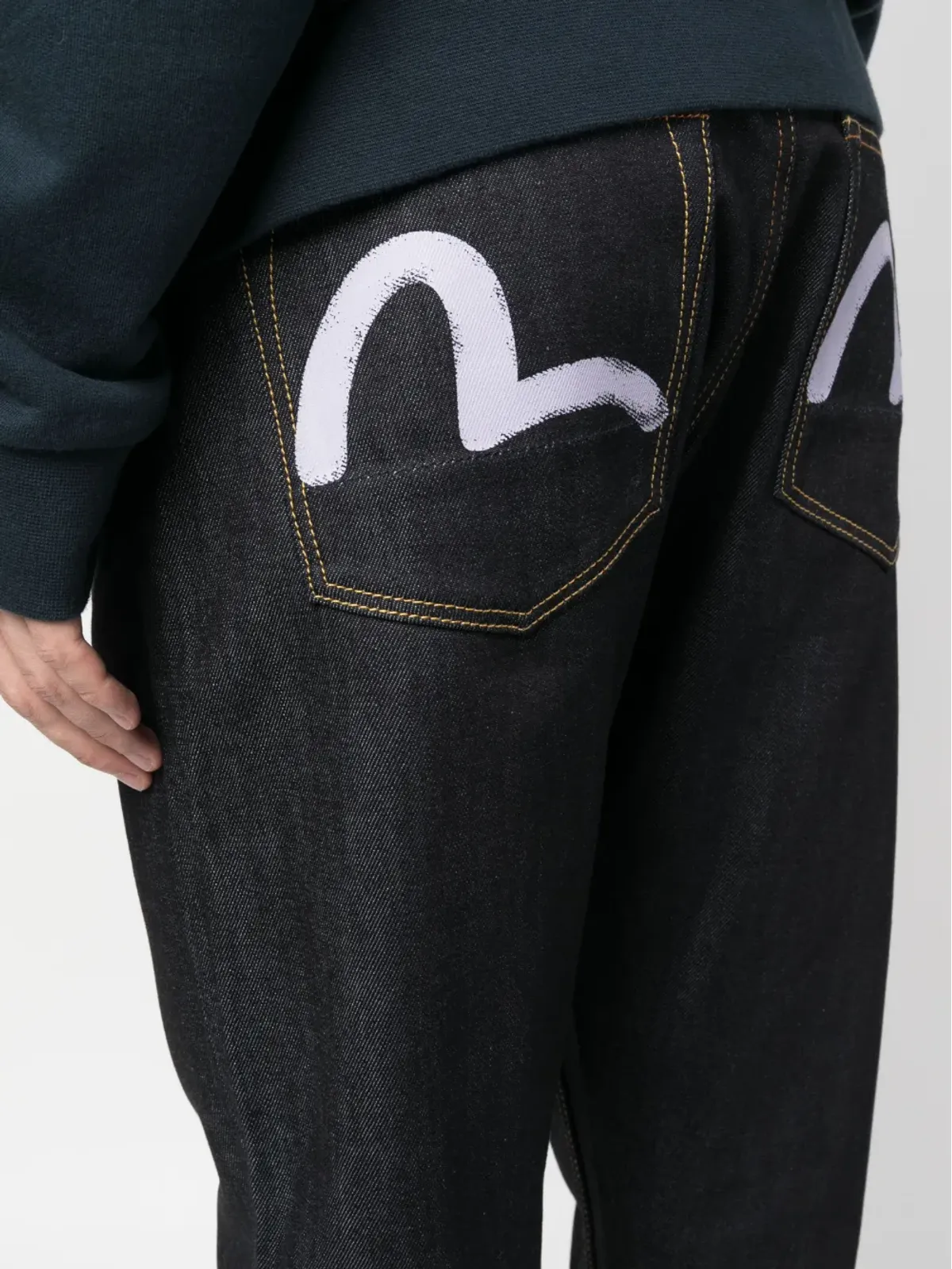 EVISU ロゴプリント テーパードジーンズ - ブラック - 画像5
