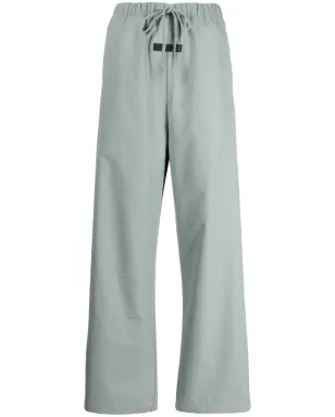 FEAR OF GOD ESSENTIALS ロゴパッチ ドローストリングウエストパンツ - サムネイル1