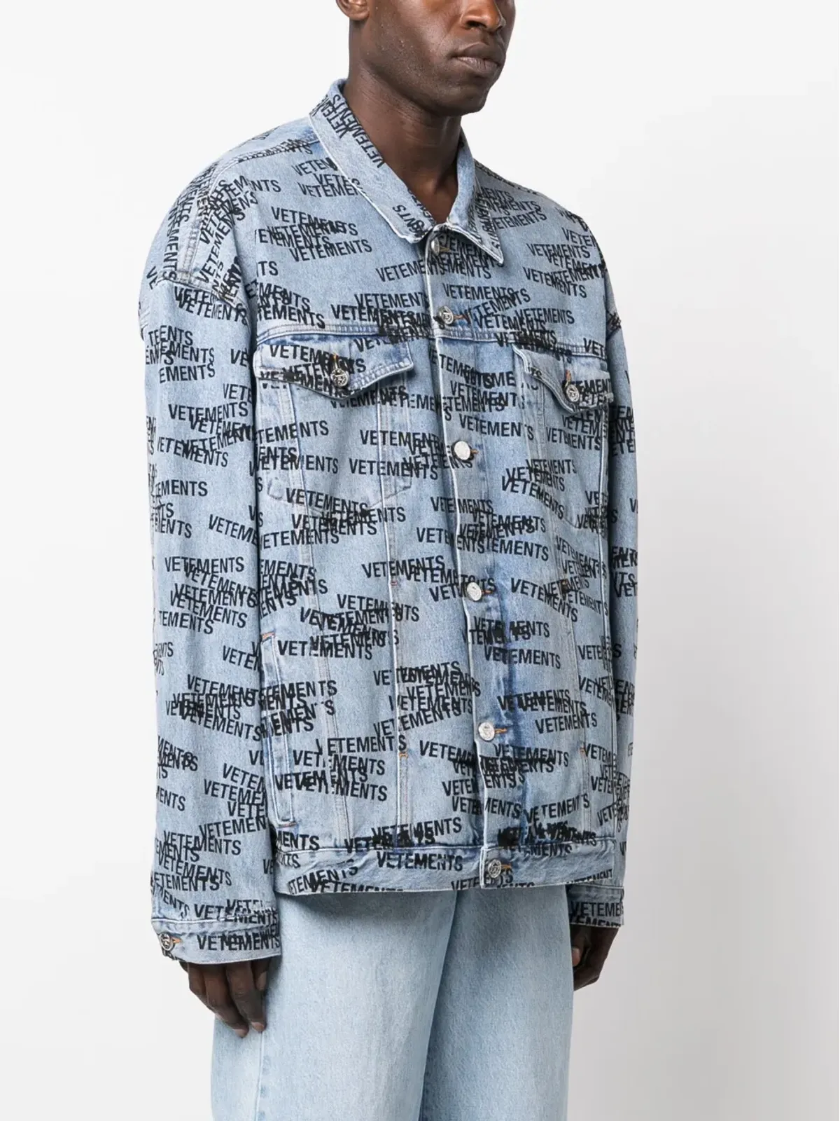 VETEMENTS ロゴプリント デニムジャケット - 画像3