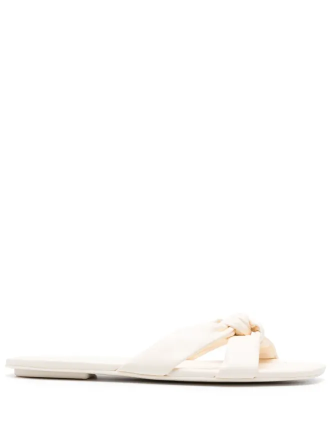 Stuart Weitzman Stuart Weitzman フラットソールレザーミュールの商品画像