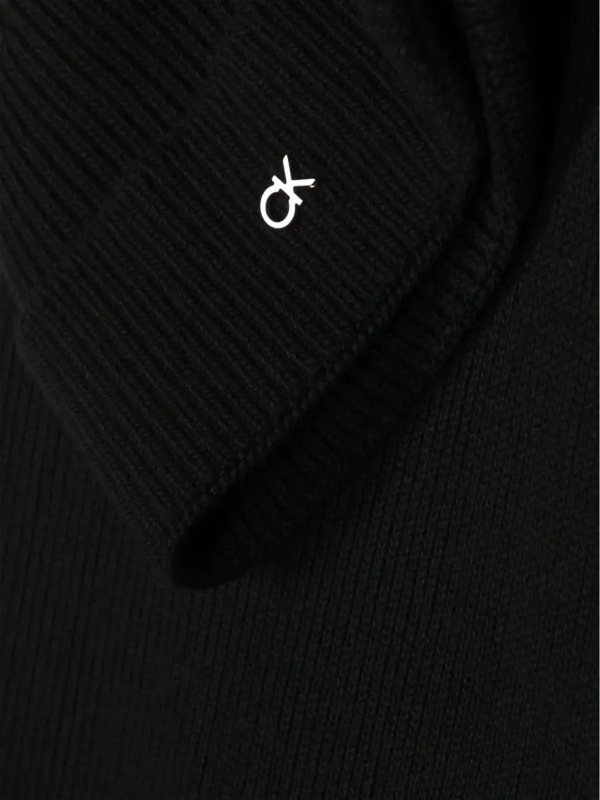 Calvin Klein ロゴプレート入りリブ編みニット帽とスカーフセット - 画像2