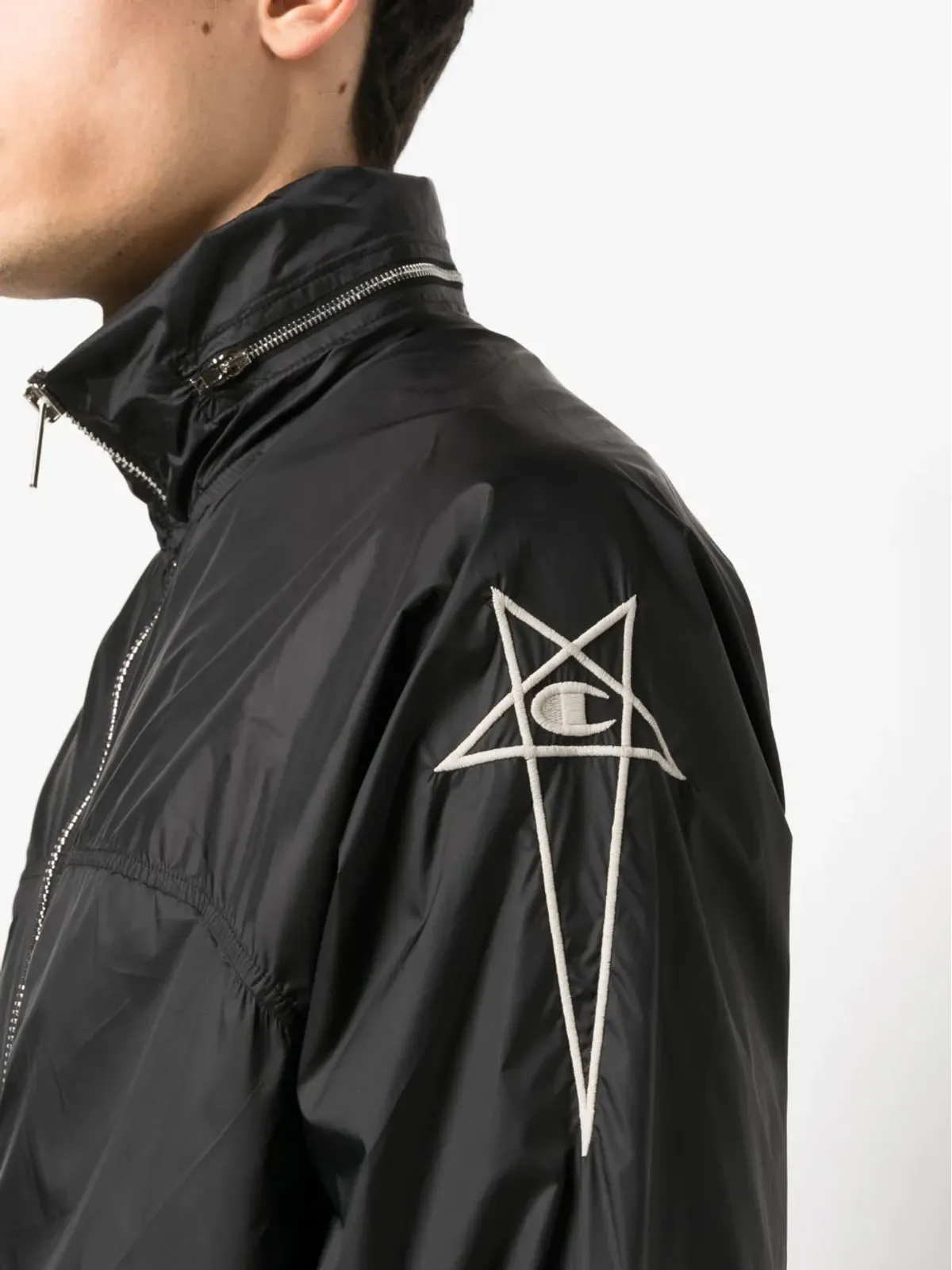 Rick Owens X Champion 刺繍ロゴ 隠しフード付き 軽量ジャケット - ブラック - 画像5