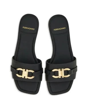Ferragamo Gancini-plaque レザーサンダル ブラック - サムネイル4