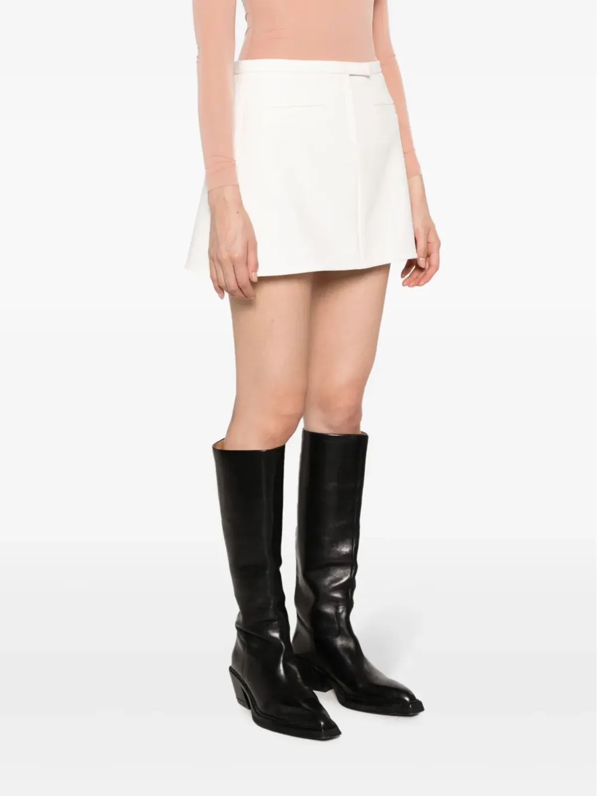 Courrèges クレープ生地のトラペーズミニスカート - 画像3