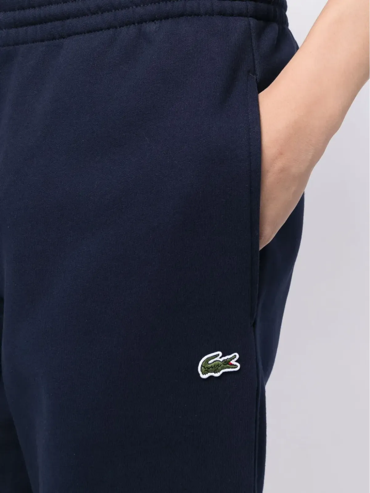 Lacoste クロコダイル ロゴパッチ付き フリース トラックパンツ - 画像5