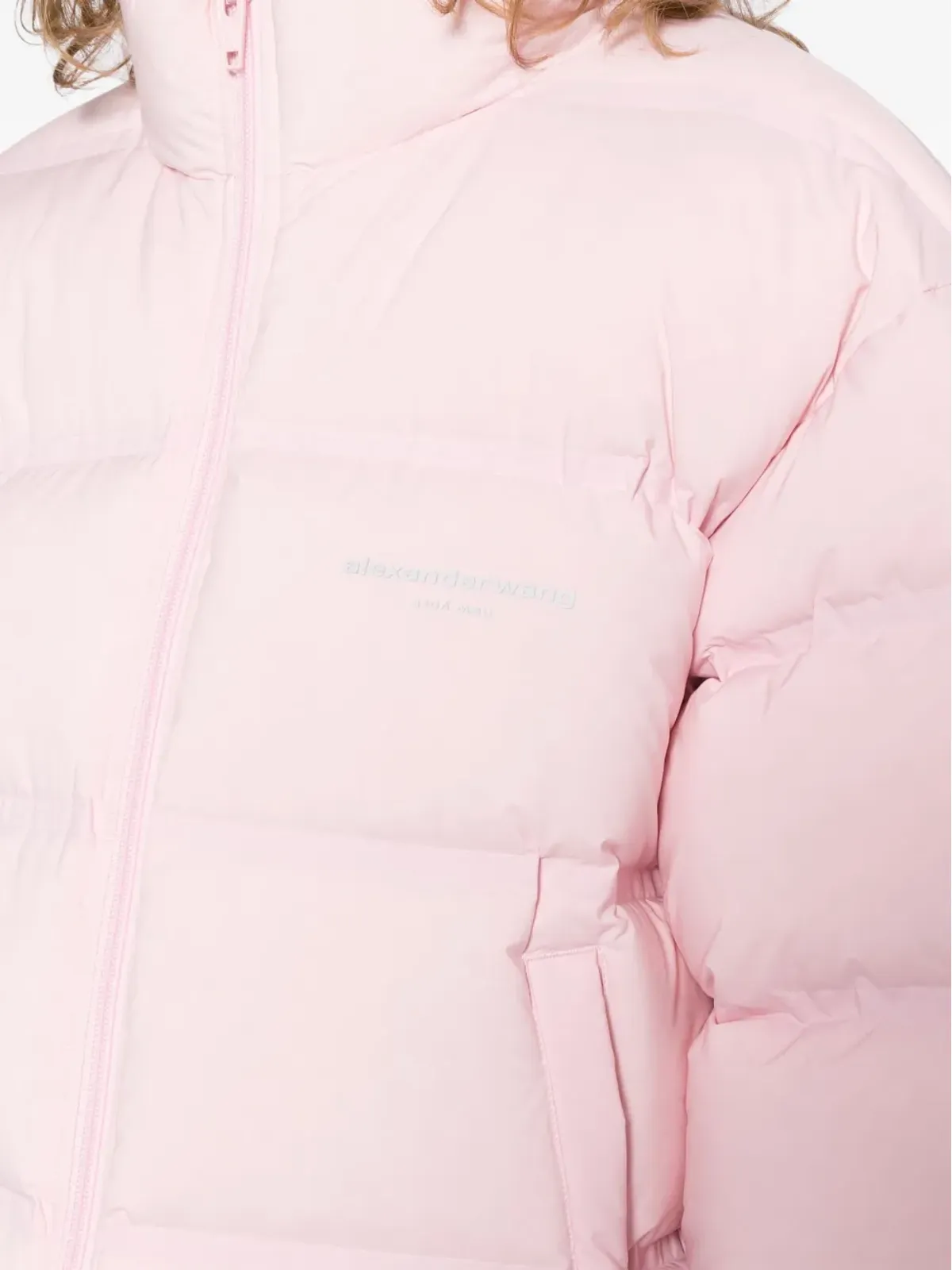 Alexander Wang 反射ロゴ入り クロップド ダウンジャケット - 画像5