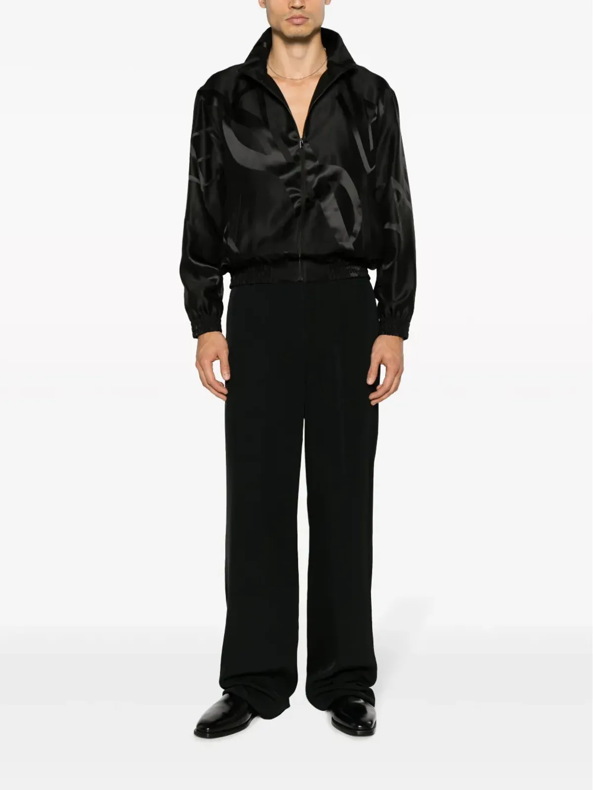 Saint Laurent ロゴプリント入り 黒のシルクジャケット - 画像2