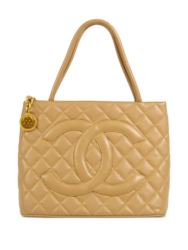 CHANEL Pre-Owned CHANEL ビンテージ 2002 メダリオン キルテッド トートバッグの商品画像