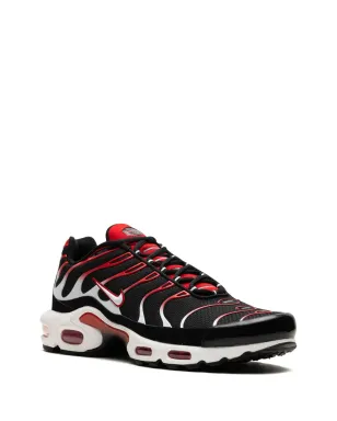 Nike エアマックスプラス ブラック/ホワイト/ユニバーシティレッド スニーカー - サムネイル2