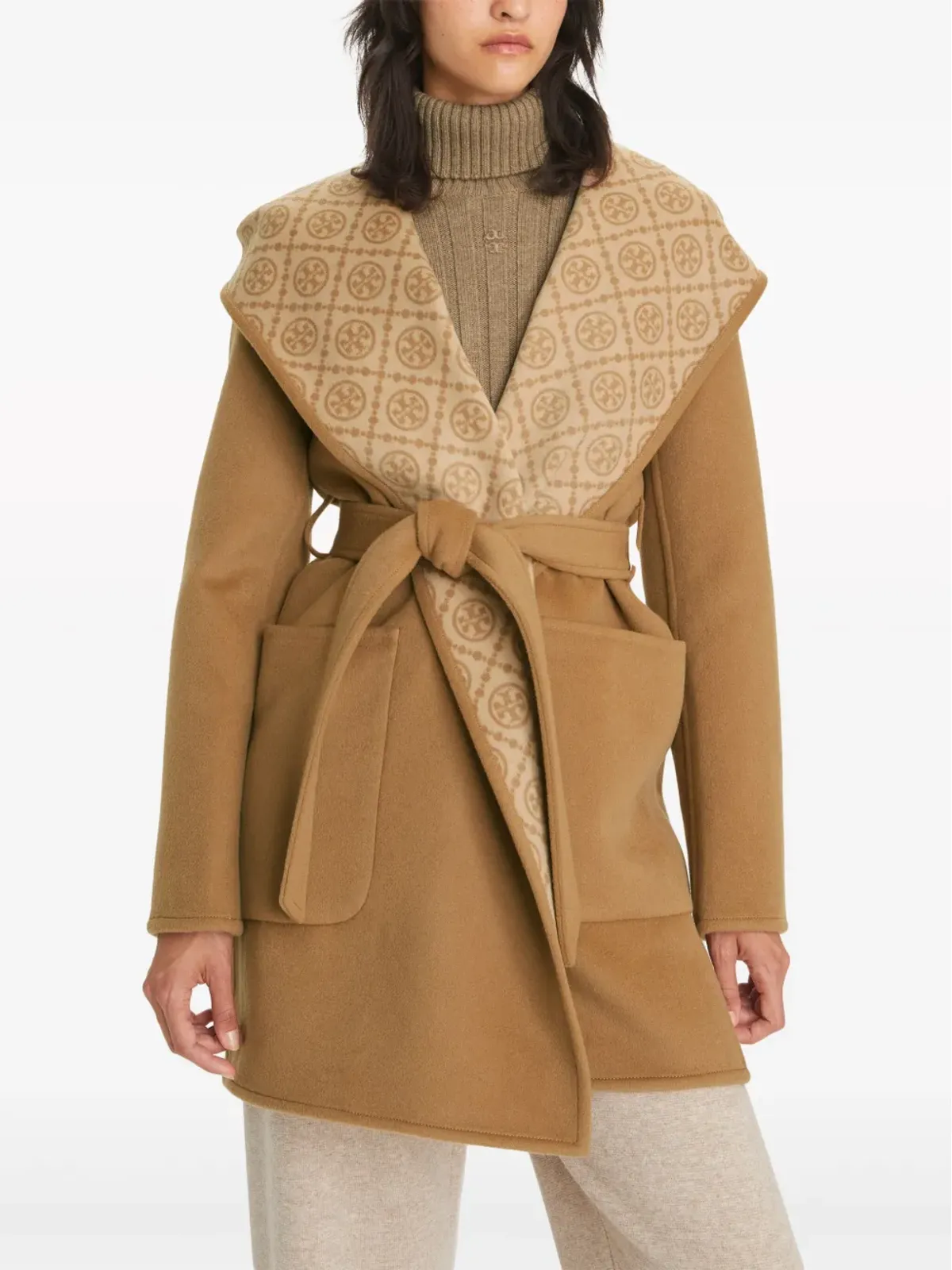 Tory Burch モノグラムジャカード ベルト付きウエストコート ブラウン - 画像4