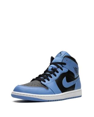 Jordan エアジョーダン 1 ミッド ユニバーシティブルー/ブラック スニーカー - サムネイル4