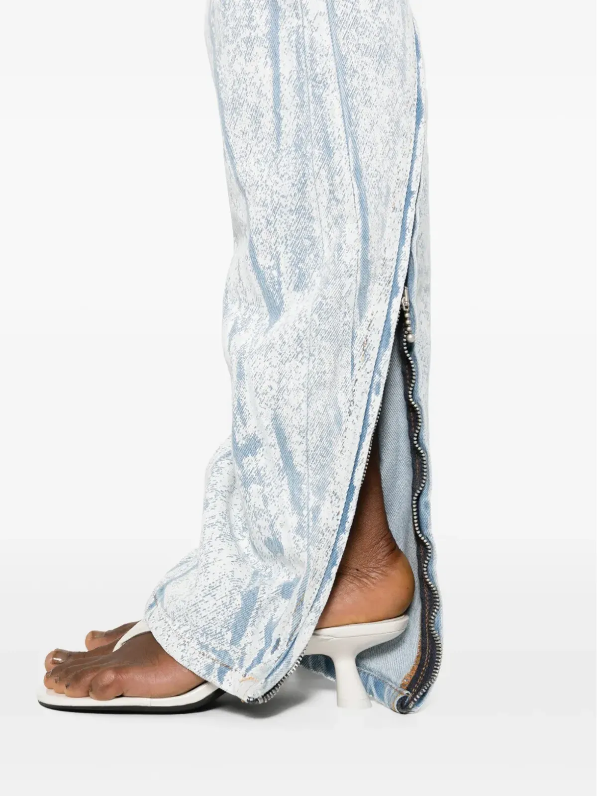 Acne Studios ローライズ テーパードジーンズ - 画像5
