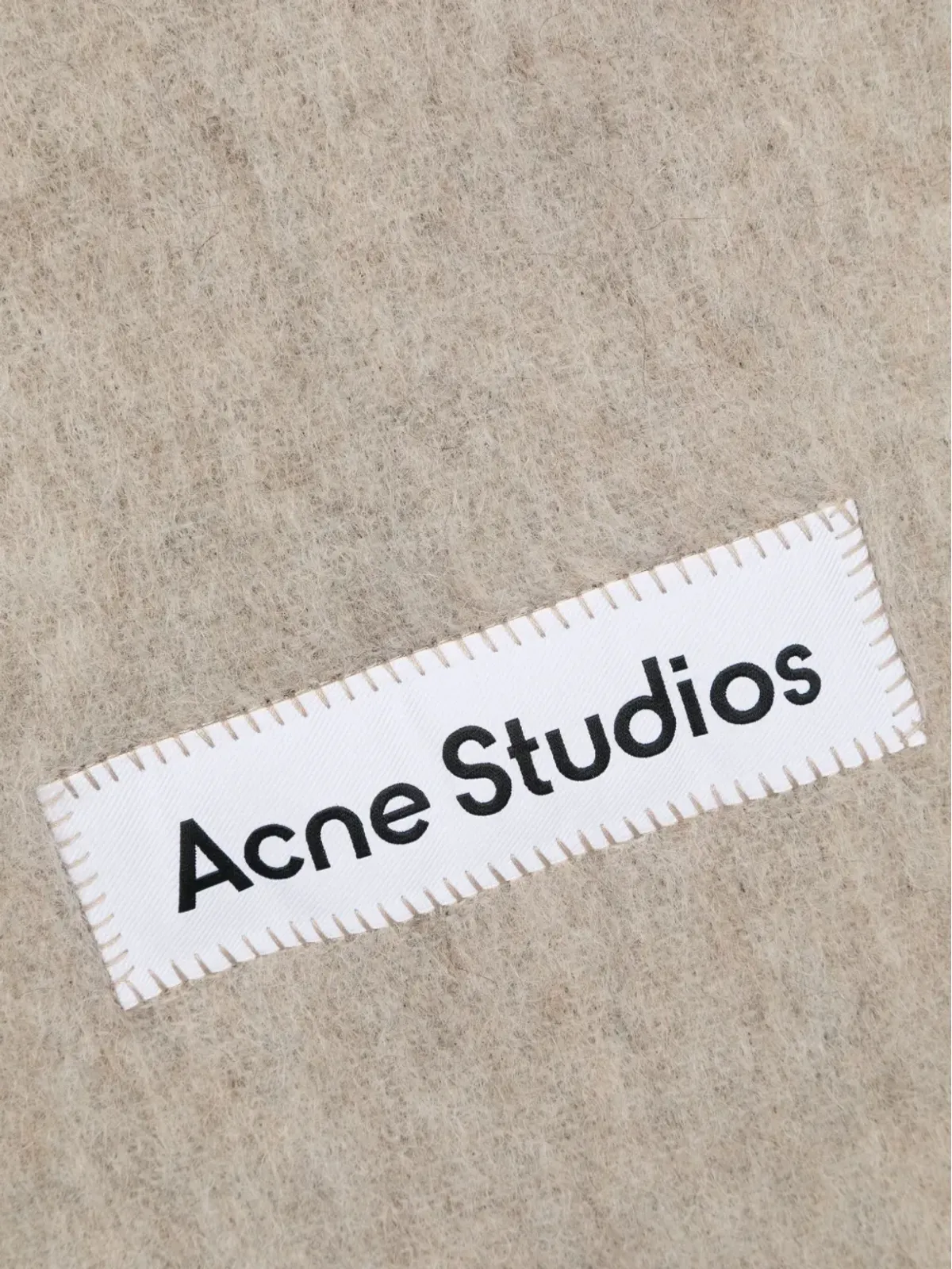 Acne Studios ロゴアップリケ付きフリンジスカーフ - 画像2