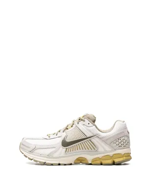 Nike Zoom Vomero 5「Light Bone/Medium Olive」スニーカー - サムネイル5