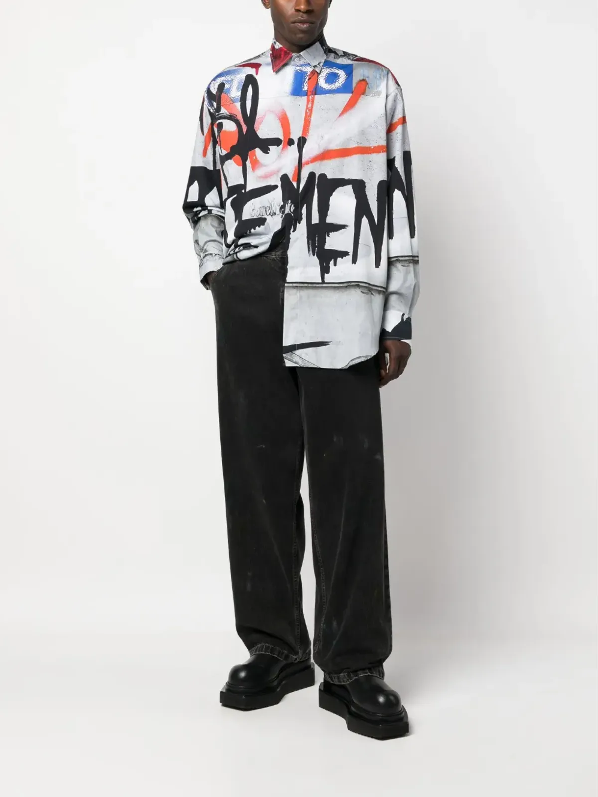 VETEMENTS グラフィティプリントシャツ - 画像2