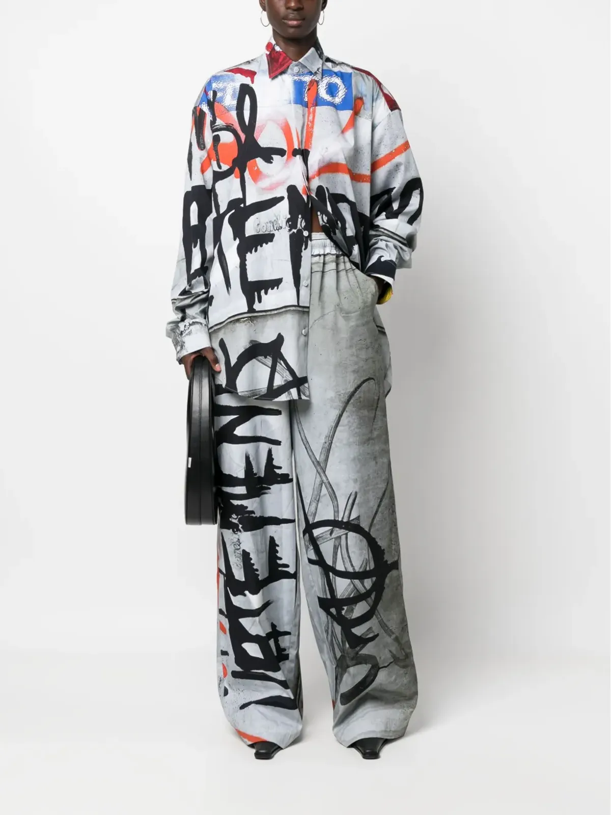 VETEMENTS グラフィティプリントシャツ - 画像3