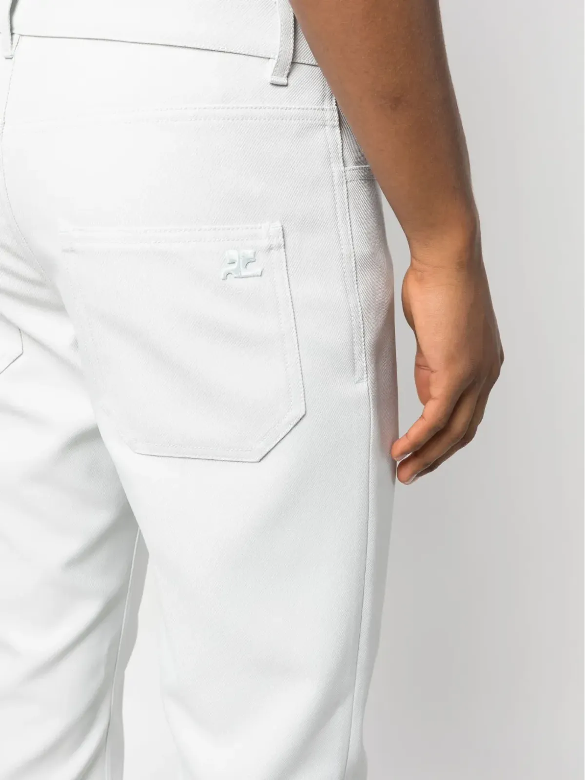 Courrèges ロゴパッチ・ストレートレッグパンツ - 画像5