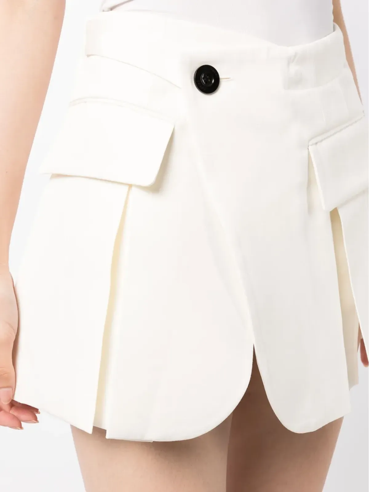 sacai プリーツ入りAラインショートパンツ - 画像5