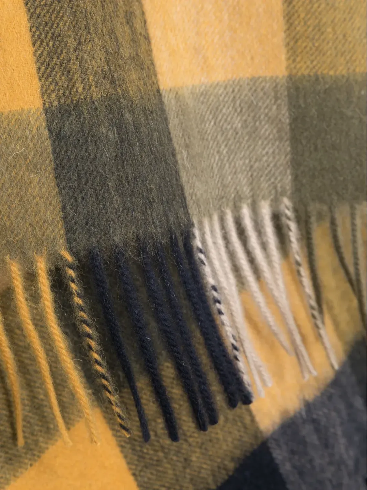 Barbour ブラッシュドエフェクト チェック柄スカーフ グリーン - 画像3