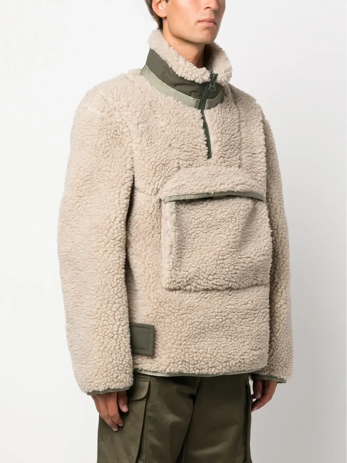 sacai ベージュのフェイクシアリング ジップポケット スウェットシャツ - 画像3