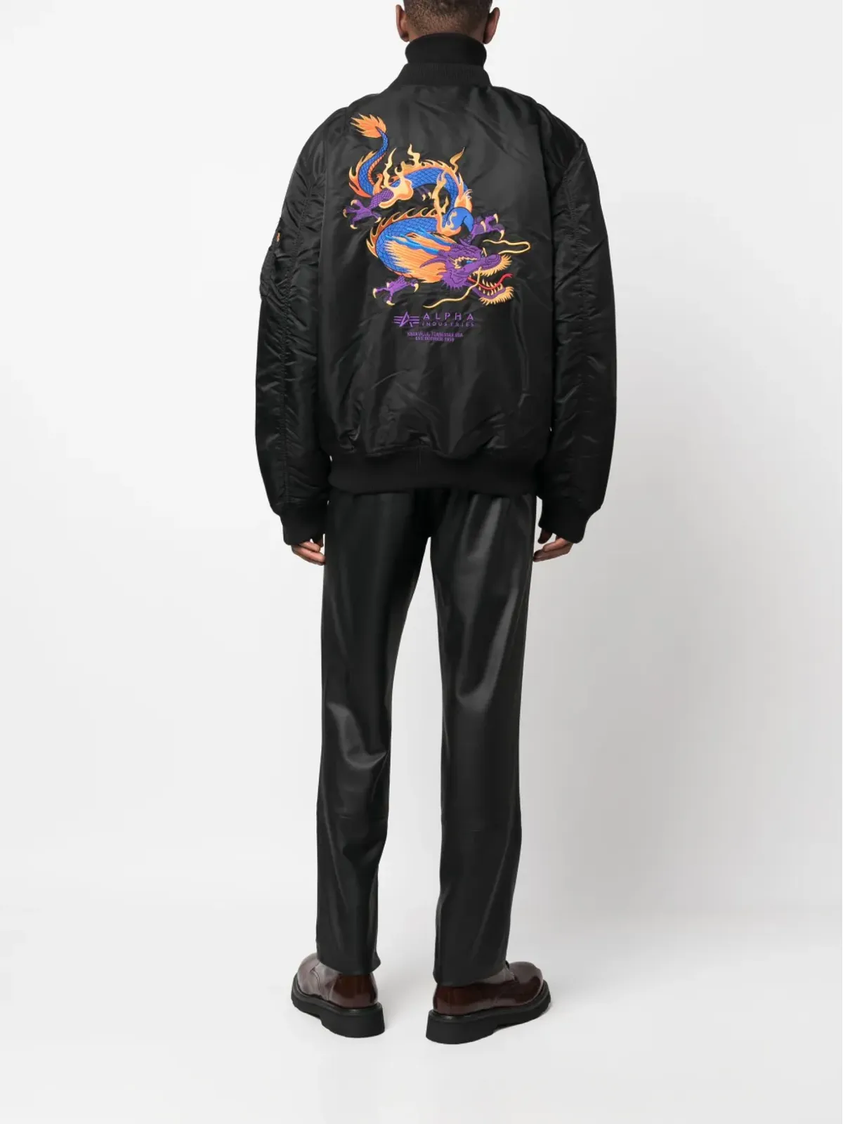 Alpha Industries 刺繍デザイン ボンバージャケット ブラック - 画像2