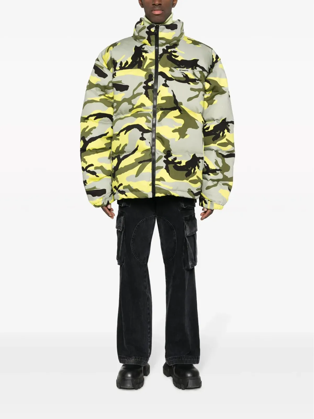 VETEMENTS 迷彩プリント ダウンジャケット - 画像2