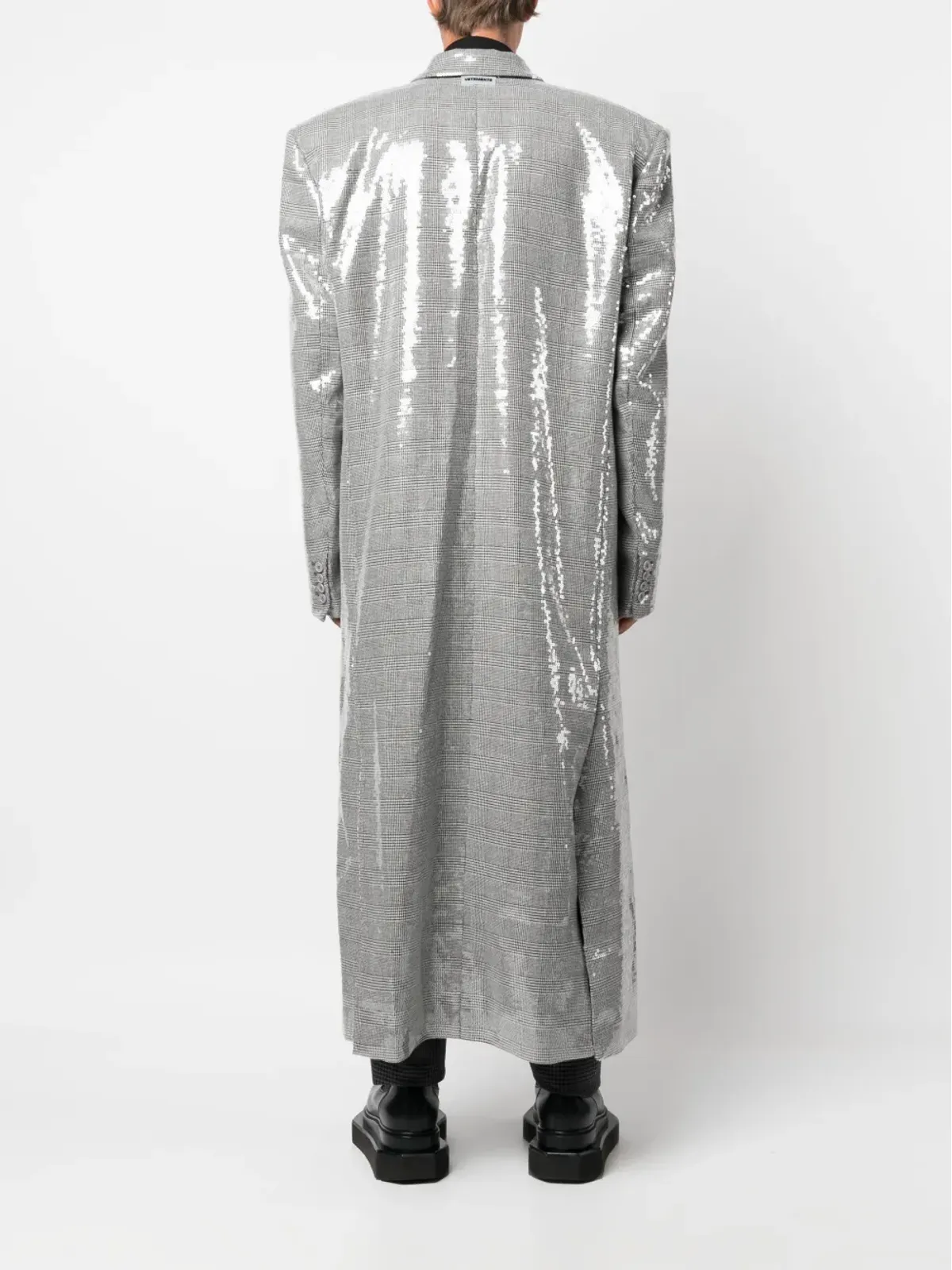 VETEMENTS sequin-embellished checked coat - Black - 画像5