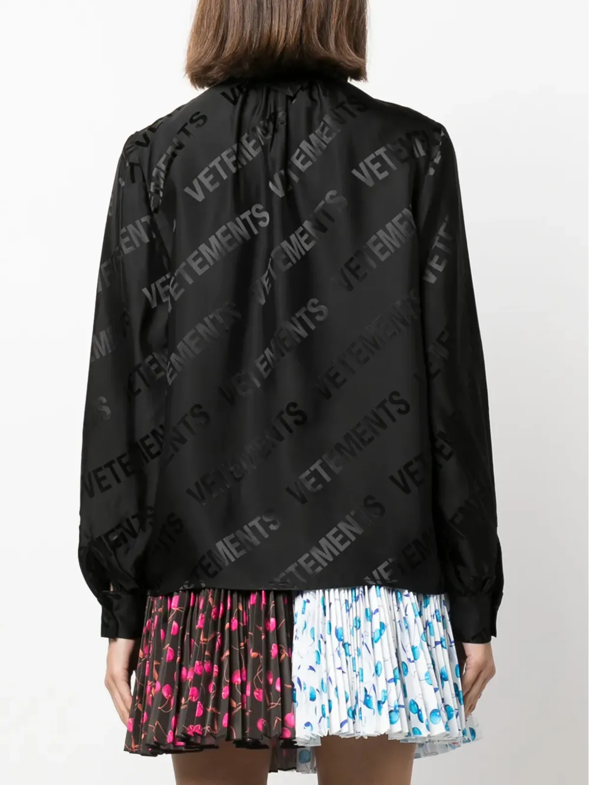 VETEMENTS ロゴジャカード ボタンアップシャツ - 画像4