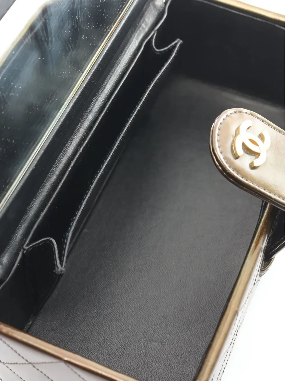 CHANEL ビンテージ CCダイヤモンドキルト ヴァニティハンドバッグ ブラウン - 画像3