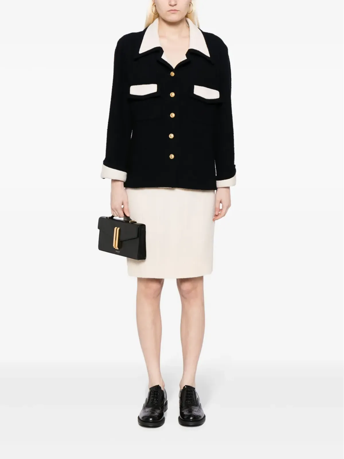 CHANEL ビンテージ シングルブレスト ブークレ地のスカートスーツ ブラック - 画像2