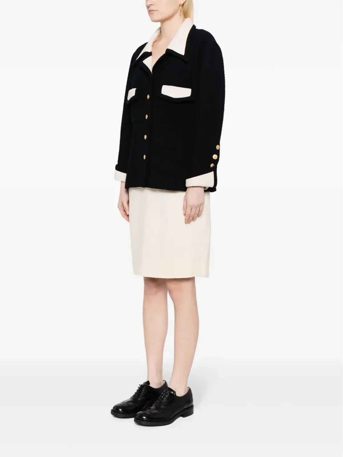 CHANEL ビンテージ シングルブレスト ブークレ地のスカートスーツ ブラック - 画像3