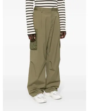 Moncler アップリケロゴ カーゴパンツ - グリーン - サムネイル3