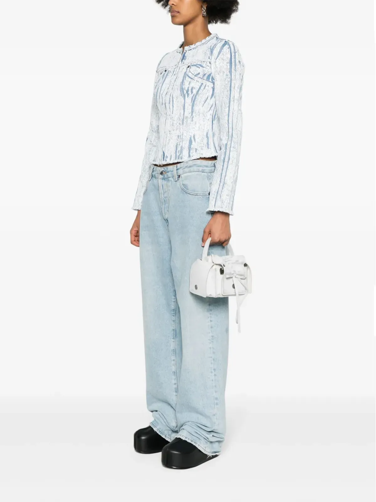 Acne Studios ロゴペンダント レザーミニバッグ - 画像2