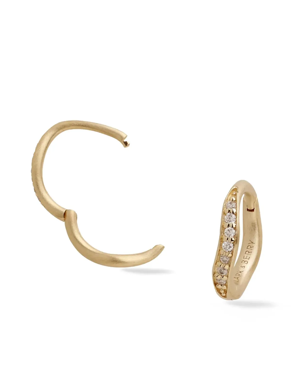 Lark & Berry 14k yellow gold Dune diamond hoop earring - 画像2