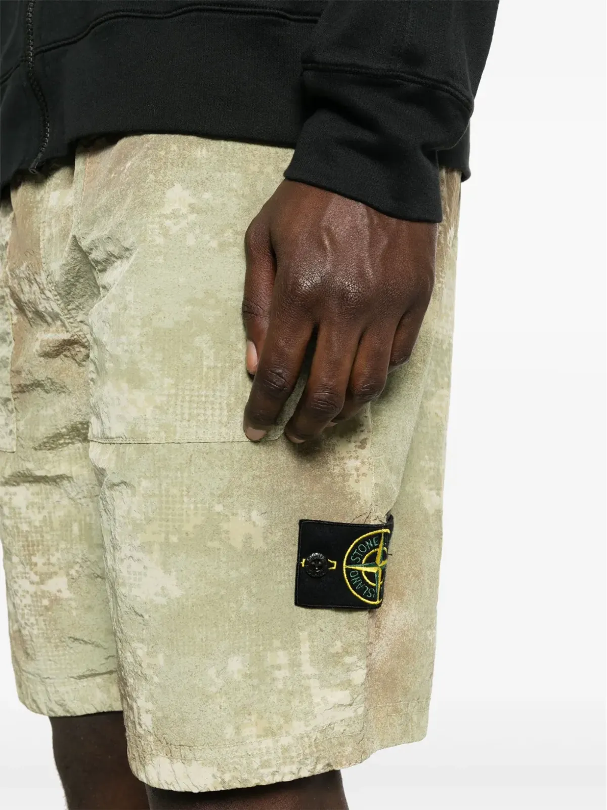 Stone Island アブストラクトプリント バミューダショーツ - グリーン - 画像5