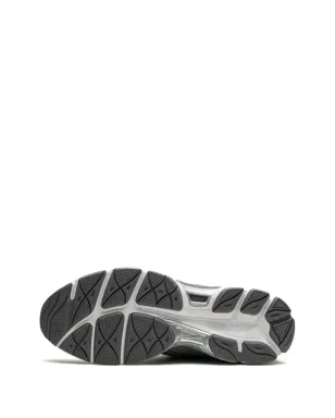 ASICS GEL-NYC クリーム色とスティールグレーのスニーカー - サムネイル4
