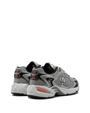 New Balance 725V1 メタリックシルバー スニーカー - サムネイル3